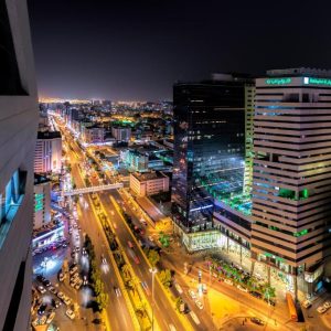 فندق هوليدي ان العزيزية