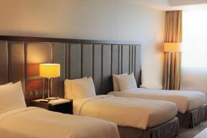 فندق هوليدي ان العزيزية