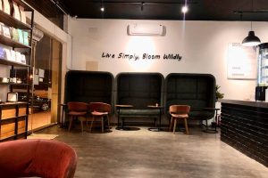 Bloom cafe أشهر كافيهات مكة قريبة من الحرم