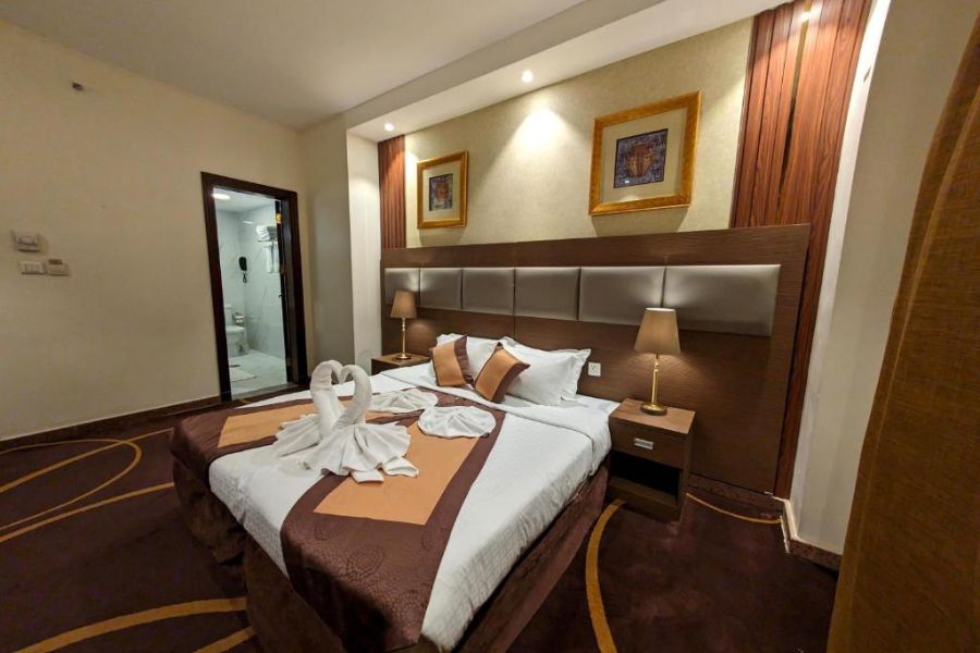 Qasr Al Ansar Golden Tulip Hotel