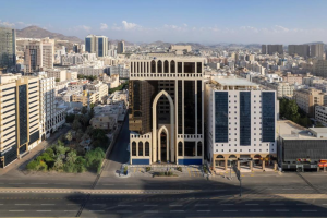 فندق دبل تري العزيزية